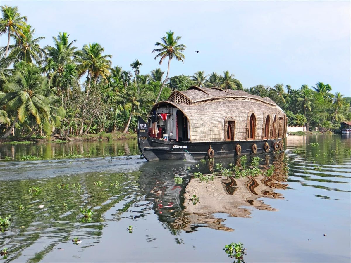 places to visit in kerala backwaters